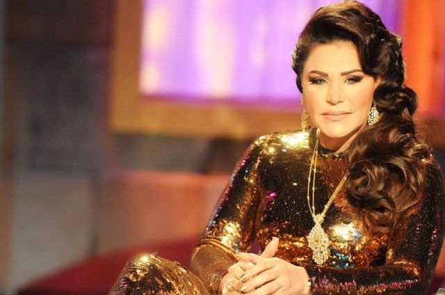 بالفيديو - أحلام تخضع لعملية تجميلية... ما الذي تغيّر بها؟