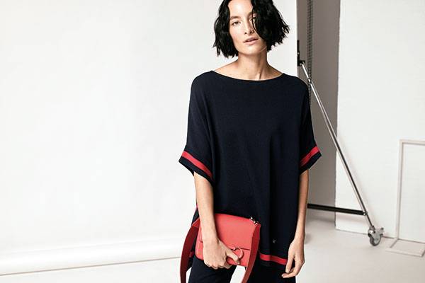 مجموعة أزياء وأكسسوارات CH Carolina Herrera أنوثة ربيعية هادئة