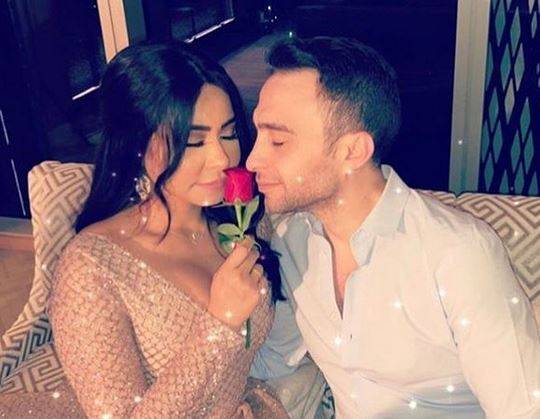 بالفيديو - حسام حبيب يفاجئ شيرين بزفة العروس.. أحضان وقبلات ورومنسية على المسرح وهذا ما قالته له