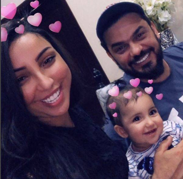 بالفيديو - دنيا بطمة تحتفل بميلادها على قدم زوجها.. وقالب الحلوى يثير ضجة