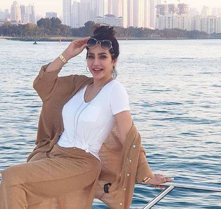 بالصور - لجين عمران تخطف الانظار بإطلالة عشرينية.. شاهدوا الحذاء