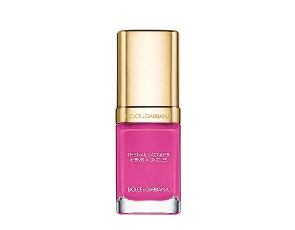 أنثوي لافت Dolce and Gabbana The Nail Lacquer in Passione no.235 أنثوي لافت Dolce and Gabbana The Nail Lacquer in Passione no.235