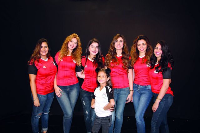 أول رابطة تشجيع نسائية في العالم العربي «رابطة مشجعات مصر»: فتيات يقتحمن مدرّجات كرة القدم