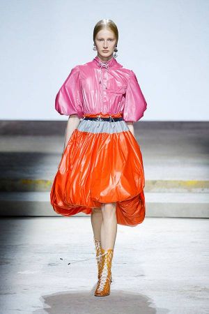 هكذا سترتدين أكياس البلاستيك لربيع وصيف 2018