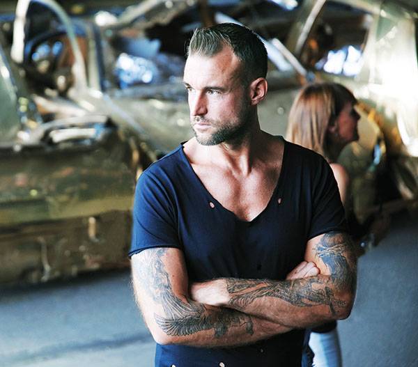 Philipp Plein فيليب بلين 
بشخصيّته المتفردة حاك تصاميم متمرّدة بترف
