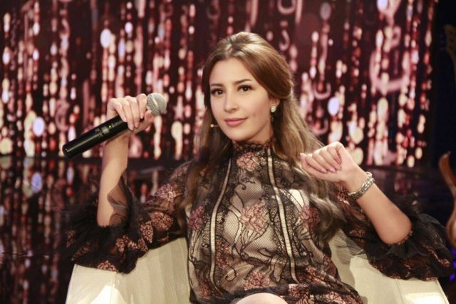 بالفيديو - كيف أطلت المغربية جنات في ترويجها لحفلتها المقبلة؟