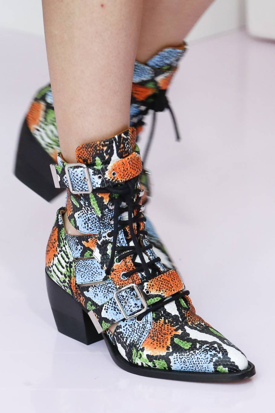 أحذية الـ Cowboy Boots بحلّتها الجديدة لربيع وصيف 2018