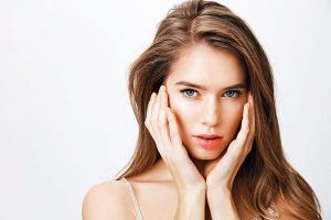 أيهما أفضل لبشرتي: الكريم أم المصل؟