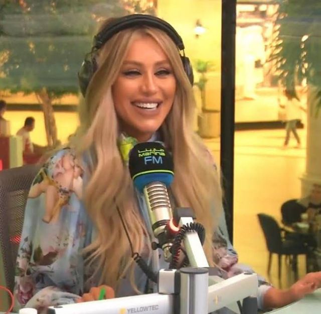 خمني كم يبلغ سعر إطلالة مايا دياب في الكويت