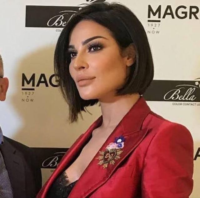 نادين نجيم بإطلالة لا تشبهها مطلقا