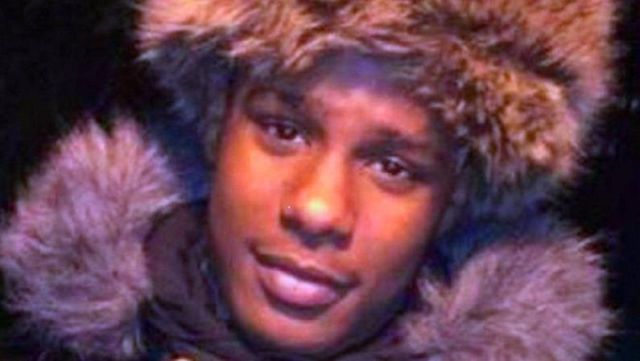 المراهق الجامايكي، عمره 17 وسقط قتيلا بالرصاص في وضح النهار بلندن