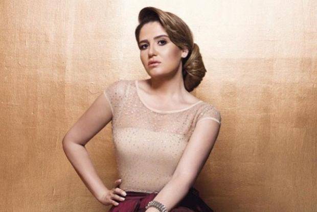 هل وقعت هنا شيحا في حب هذا الفنان؟