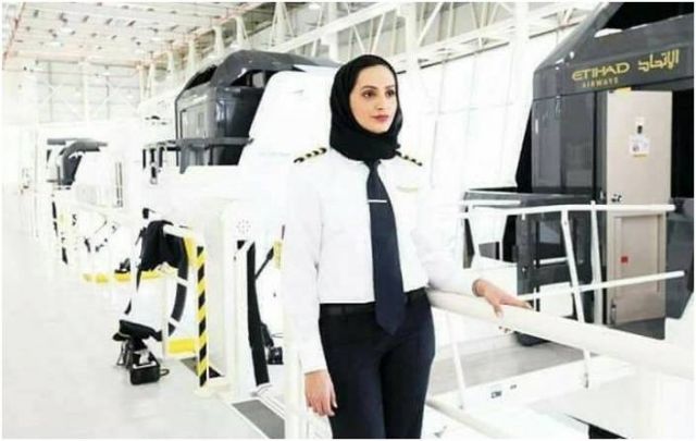 عائشة المنصوري.. القوة الناعمة الإماراتية تواصل اختراق الأجواء