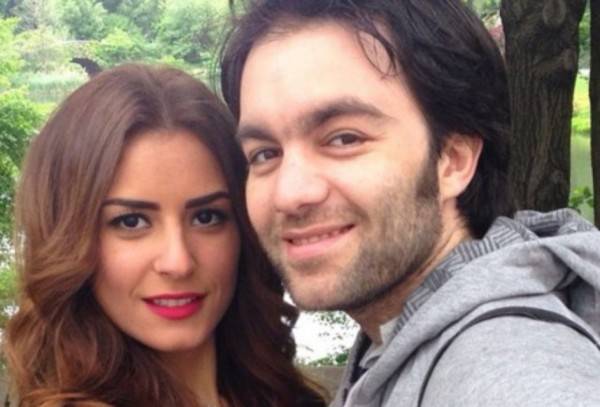 هل كشف شريف رمزي وزوجته وجه ابنتهما في يوم ميلادها الأول؟