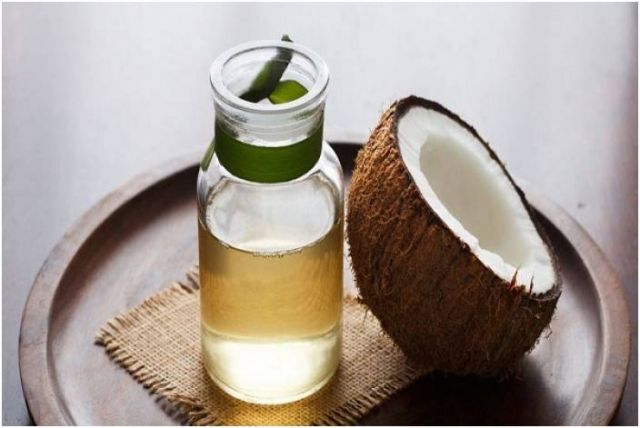زيت جوز الهند لمحاربة الشيخوخة وتقوية الشعر