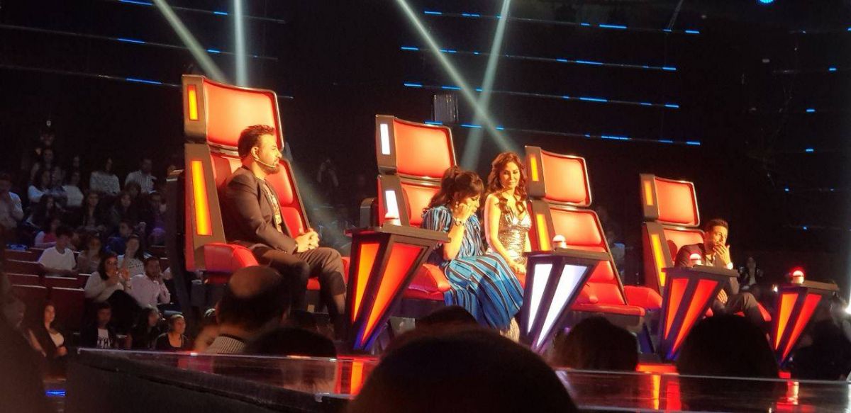 دموع أحلام تختلط بحيرتها ... وتستبعد مغنية الأوبرا