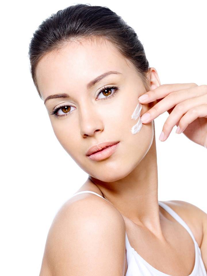 بـ3 خطوات فقط تنسين جفاف البشرة في رمضان... الرقم 1 أساسية