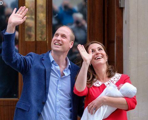 الصور الأولى لمولود الأمير وليام وكايت من داخل القصر.. وهذا ما فعلته شقيقته