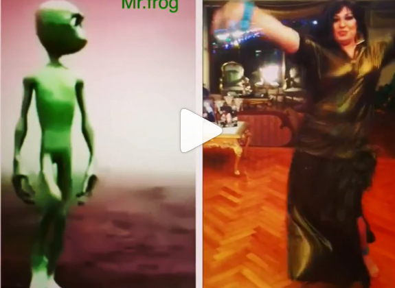 بالفيديو - فيفي عبده تبهر الجمهور بوصلة رقص شرقي على انغام غربية