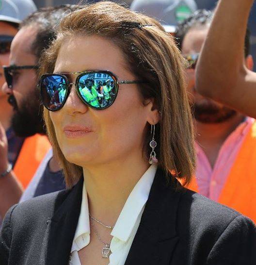 بالصور -  هنا شيحا تخرج عن صمتها وتنفي قصة حبها من فنان شاب بطريقة ذكية