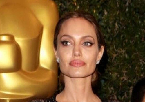 أحد أبناء أنجلينا جولي يأخذ قراراً صادماً... لهذا السبب أراد تركها والعيش مع والده