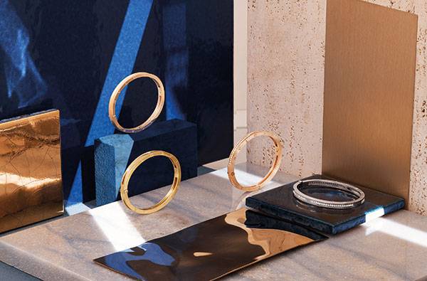 • سوار Bulgari B Zero1 من الذهب الأصفر  • سوار Bulgari B Zero1 من الذهب الوردي • سوار Bulgari B Zero1 من الذهب الوردي والماس • سوار Bulgari B Zero1 من الذهب الأبيض والماس