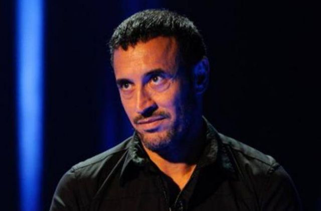 بالفيديو - كاظم الساهر  ينهار بنوبة بكاء في مقطع نادر