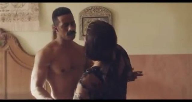 للكبار فقط - محمد رمضان يعرض مشهداً محذوفاً من مسلسله والجمهور ينتقده