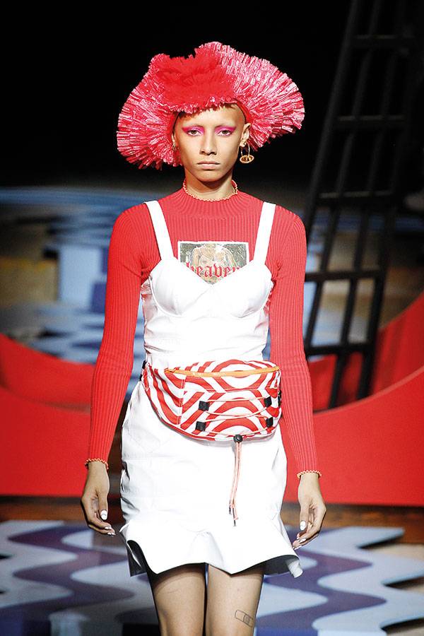 عرض أزياء House of Holland
 من أسبوع لندن للموضة