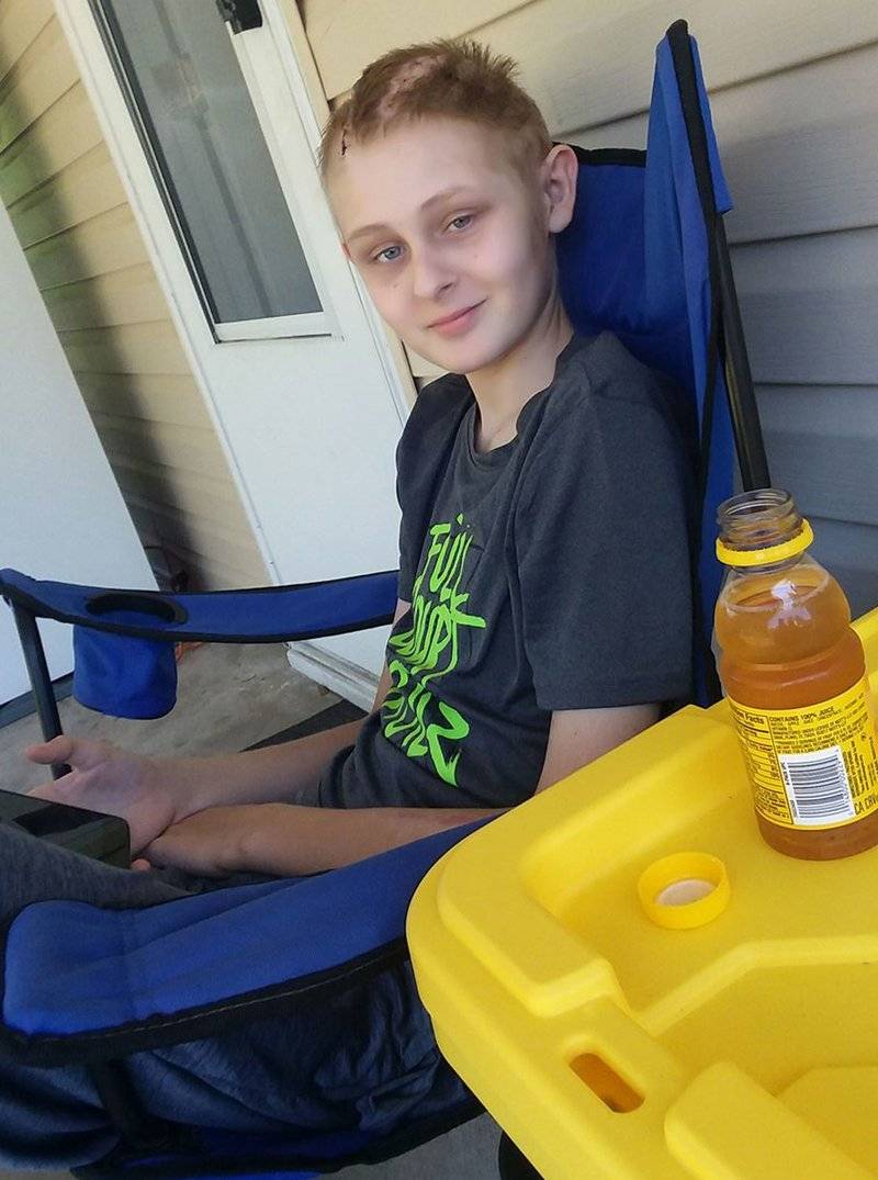 بعدما أعلن الأطباء وفاته... طفل يذهل الجميع بعودته إلى الحياة