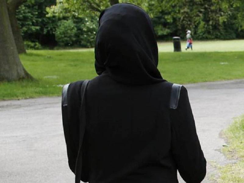 بالفيديو – تعرّض فنانتين للاعتداء بسبب تصوير مشاهد بالحجاب... إليكم التفاصيل