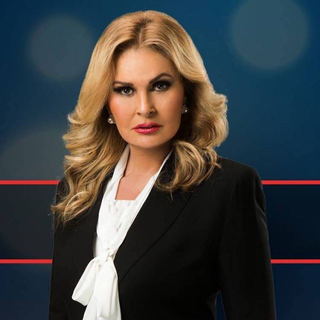 بالفيديو - يسرا تثير ضجة بما فعلته مع أطفال إحدى المدارس