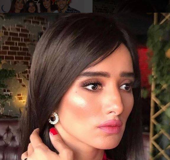 بالصور - شقيقة زينة تثير ضجة بجمالها.. لن تتخيلوا الشبه بينهما