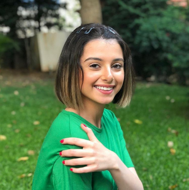 بالفيديو – إبنتا عاصي الحلاني ترقصان بطريقة عفوية جداً... هل نسيتا أنهما أمام الكاميرا؟