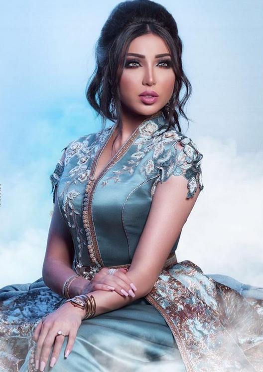 بالصورة – دنيا بطمة بنحافة غير مسبوقة... شاهدوا كي بدا خصرها
