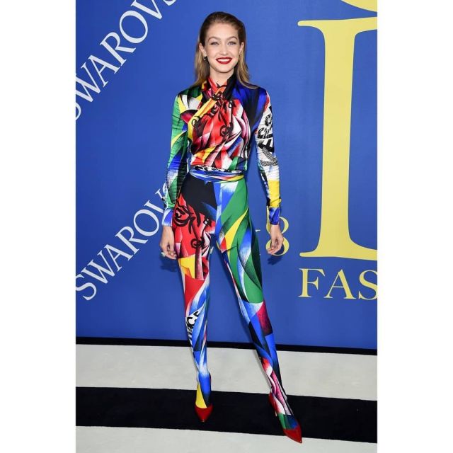 Gigi Hadid in Versace Gigi Hadid in Versace