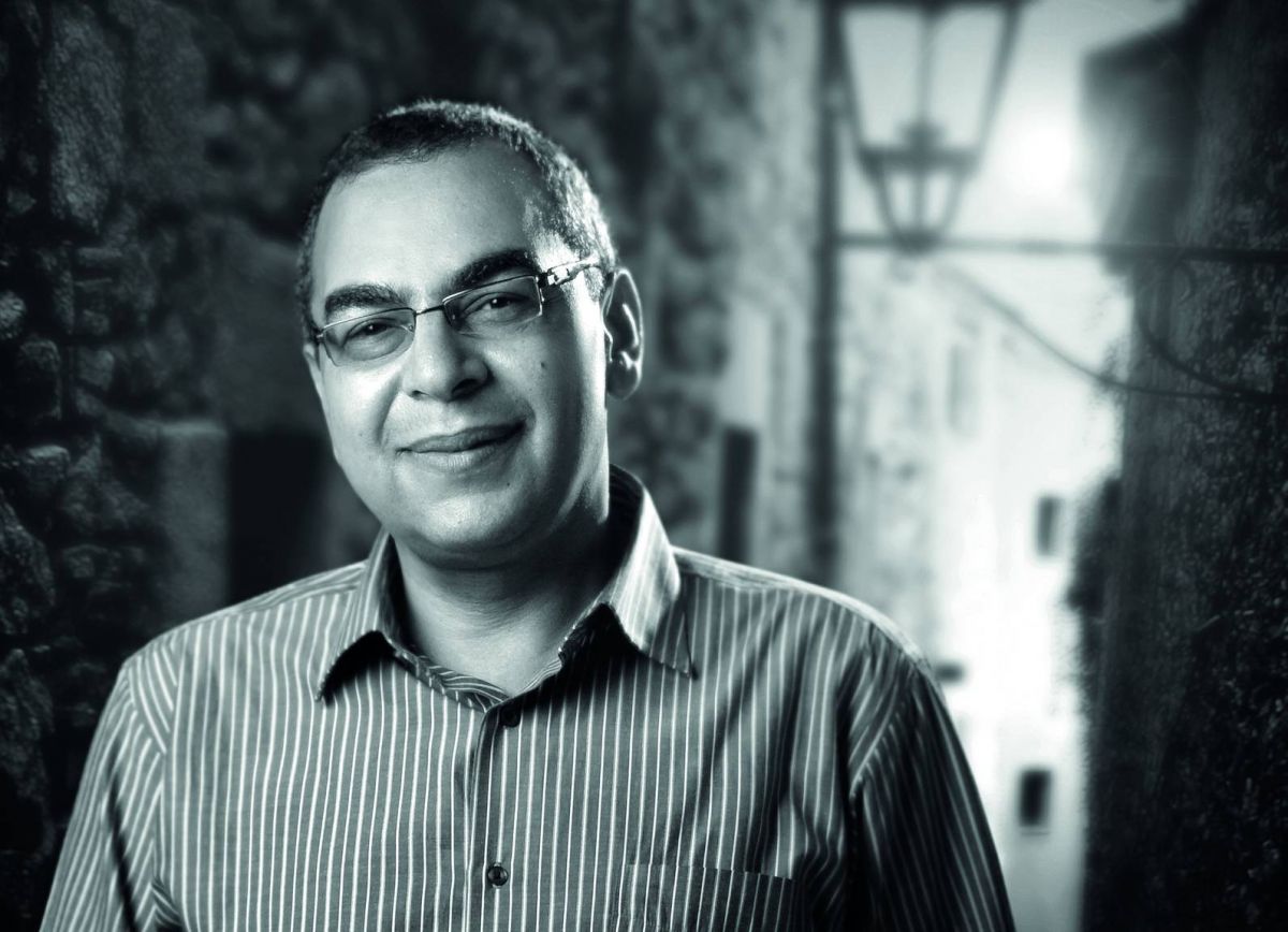 رحيل الأديب أحمد خالد توفيق الذي أحبّه القرّاء وتجاهله النقاد صاحب سلاسل الرعب والفانتازيا والسفاري