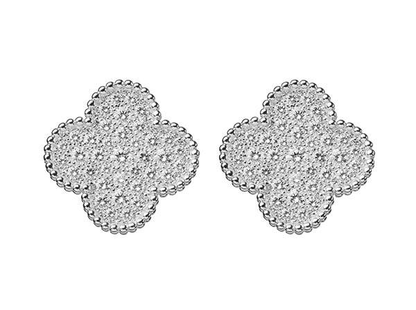 إنها مجموعة Magic Alhambra الشهيرة من الذهب الأبيض المرصّع بالماس، مجموعة أنيقة إختاري منها هدية لمناسباتك السعيدة.