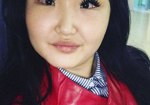 بالصور – حاجبا هذه الفتاة أكثر غرابة مما تتصورون... هل يغطيان جبينها؟