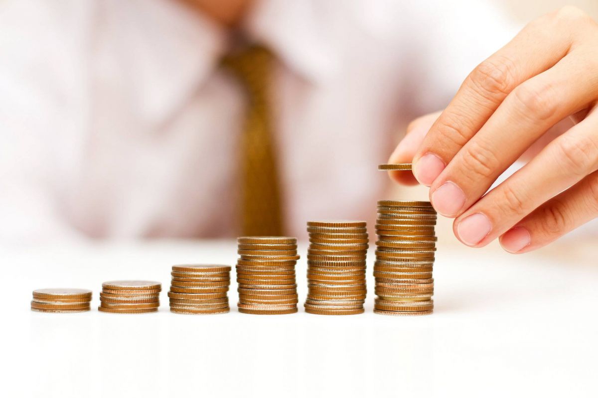 بالفيديو – أجور الفنانين المليونية في رمضان تثير الانتقادات... لمَاذا هوجم محمد رمضان؟