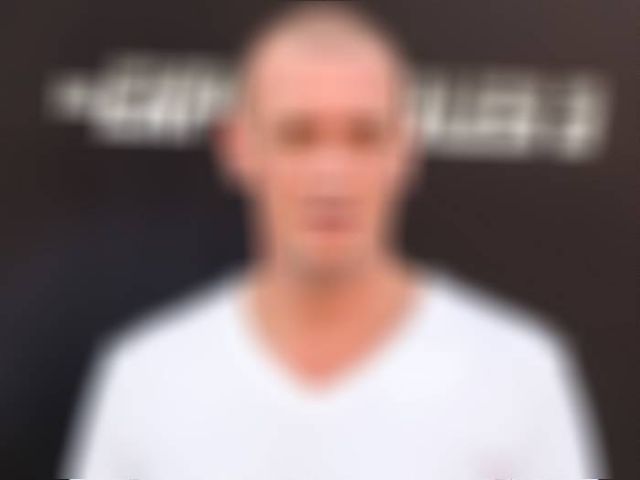 بالصور - العثور على نجم شهير في شقته جثة هامدة