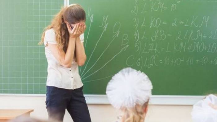 العنف ضد التلاميذ ينتقل إلى المعلمين