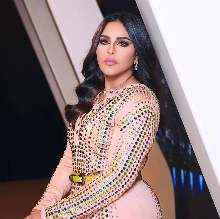بالصور - لن تصدقي كم تبلغ إطلالة أحلام في برنامج 