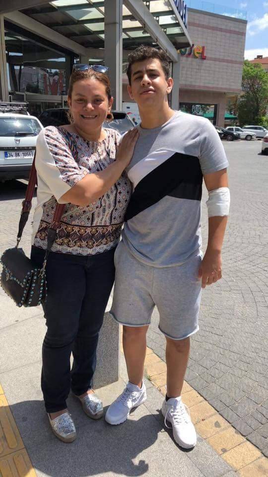 كاملة ابو ذكري مع ابن زوجها 