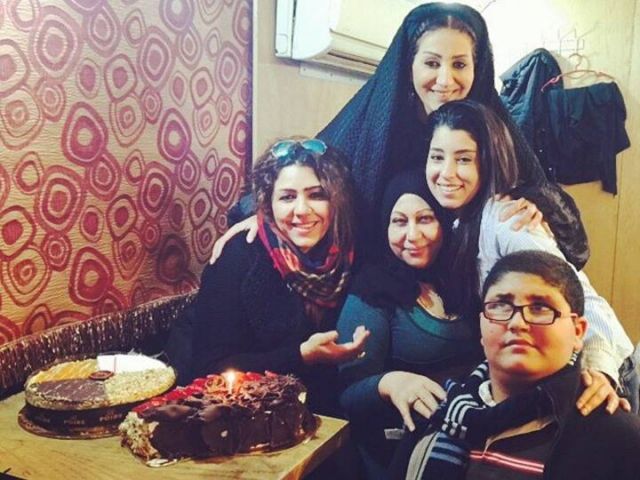 ما الذي منع وفاء عامر من السفر مع والدتها في رحلة علاجها في اميركا؟