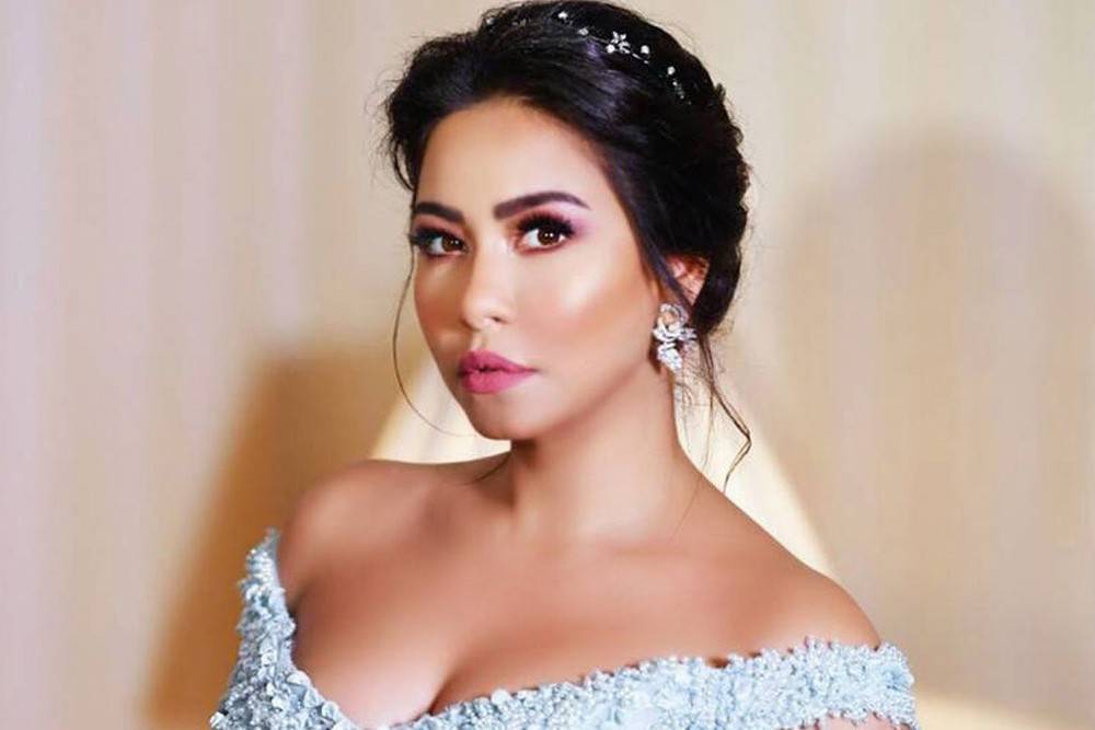 بالصور - شيرين تتبضع حاجيات المنزل من المول بإطلالة رياضية