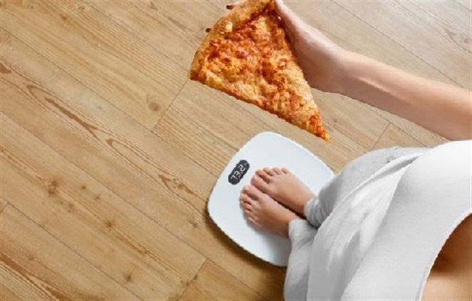 إليكم السبب الأساسي لعدم مقاومة تناول الوجبات السريعة