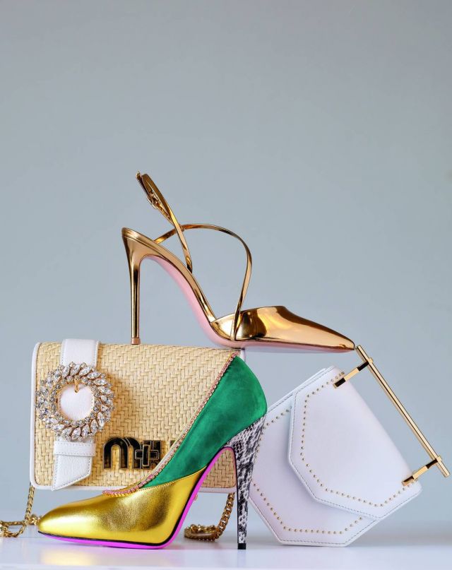 من الأعلى • حذاء من Gianvtto • حقيبة من Miu Miu • حذاء أخضر من Gucci • حقيبة من M2malletier