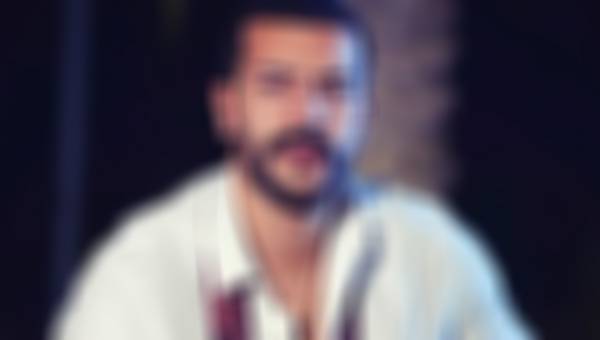 فنان خليجي يصف نفسه بالـ