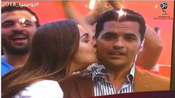 بالفيديو - مراسل مصري يتعرض للتحرش في روسيا ونشطاء فايسبوك يحسدونه